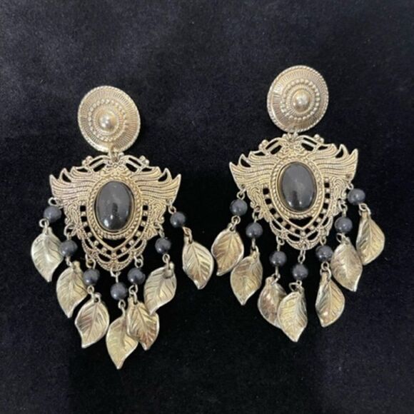 Vintage Metal Tin Silvertone Runway Feather Black Bead Stone Pierced Lightweight - Picture 1 of 3